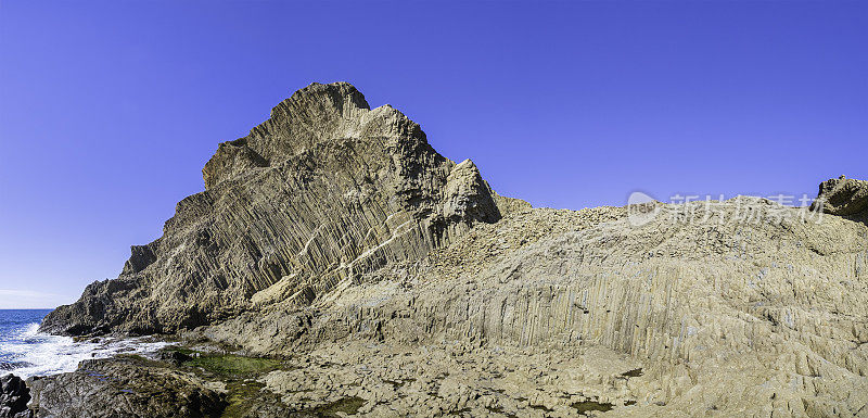 西班牙Cabo de Gata-Níjar自然保护区的玄武岩柱
